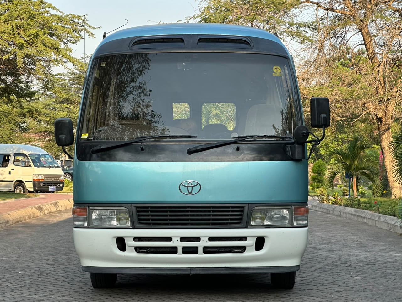 TOYOTA COASTER